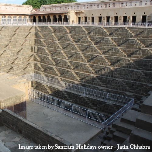Taxi service from Delhi to Chand Baori from Santram Holidays